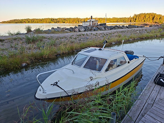 Fin Flipper 575 med besiktigad 80 km/h trailer 2 of 9