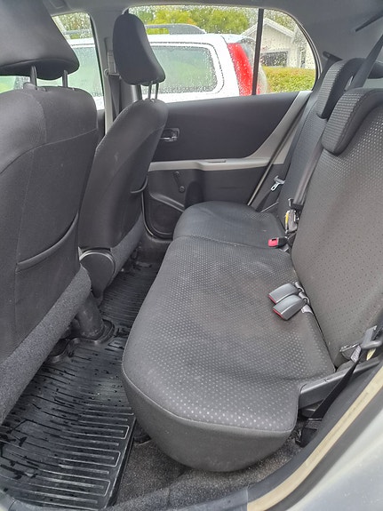 Toyota Yaris 3 of 4