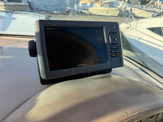 Maxum 2300 SC - MerCruiser 5.7 V8 - Inkl Rejäl trailer 9 of 11