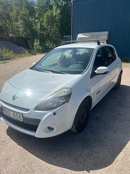 Renault Clio 2 of 6