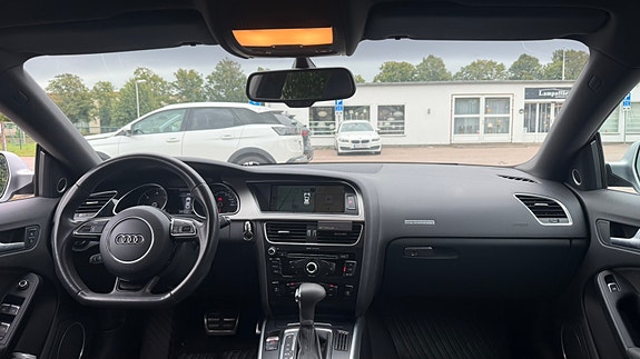 Audi A5 4 of 6