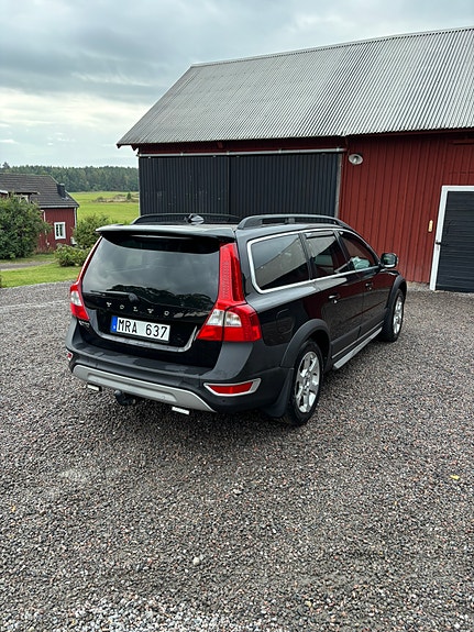 Volvo XC70 3 of 7