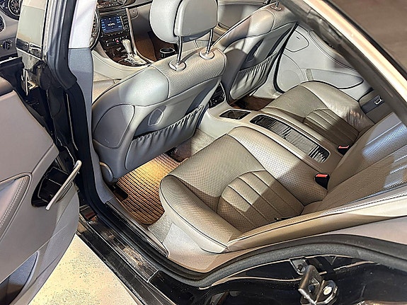 Mercedes-Benz CLS500 7 of 11