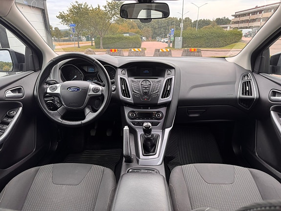 Ford Focus 9 of 17