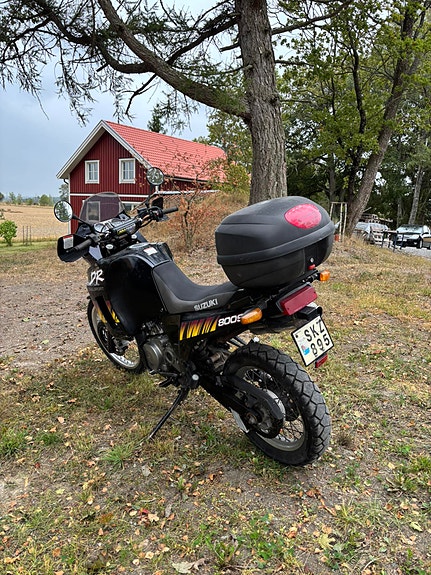 Suzuki Dr800 3 of 6