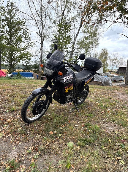Suzuki Dr800 2 of 6