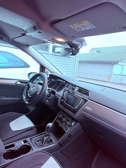 Volkswagen Touran 5 of 6