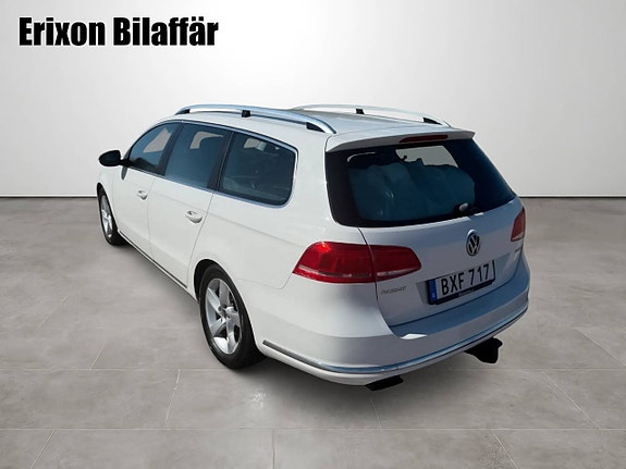 Volkswagen Passat 3 of 30