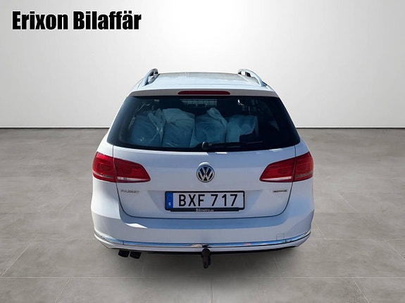 Volkswagen Passat 8 of 30