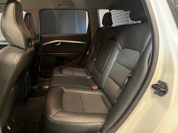 Volvo V70 13 of 18