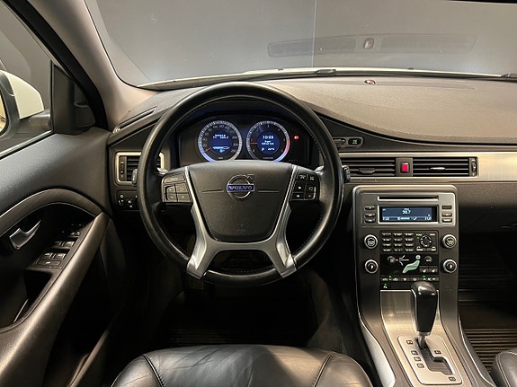 Volvo V70 14 of 18