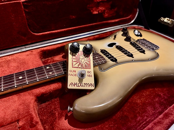 Fender Stratocaster Antigua 1978 + Analogman Sun Face BC183