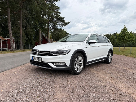 Volkswagen Passat Alltrack 5 of 23