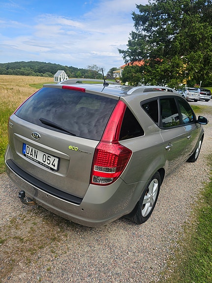 Kia Ceed 3 of 9