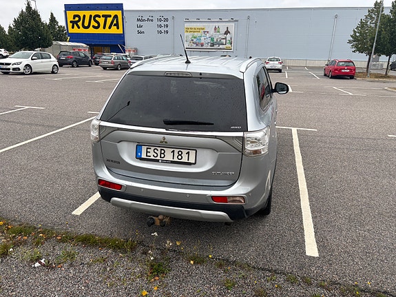 Mitsubishi Outlander 3 of 6