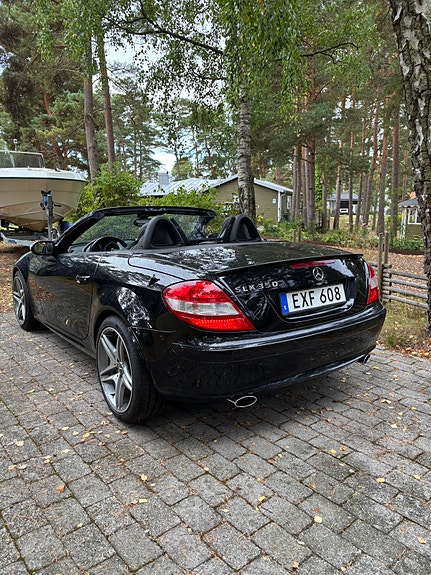 Mercedes-Benz SLK350 3 of 5
