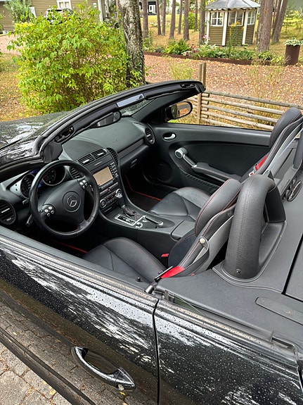 Mercedes-Benz SLK350 5 of 5