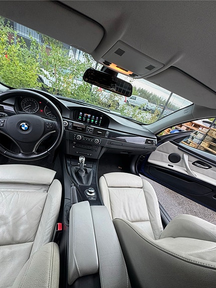 BMW 320i 8 of 10