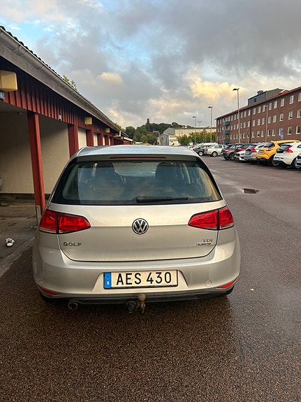 Volkswagen Golf VII 3 of 9