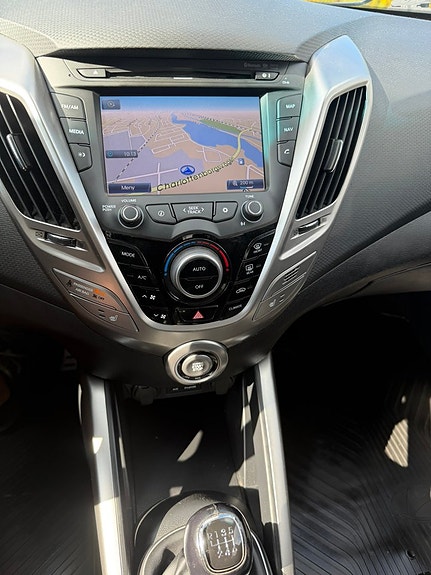 Hyundai Veloster 14 of 15