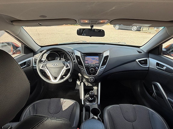 Hyundai Veloster 12 of 15