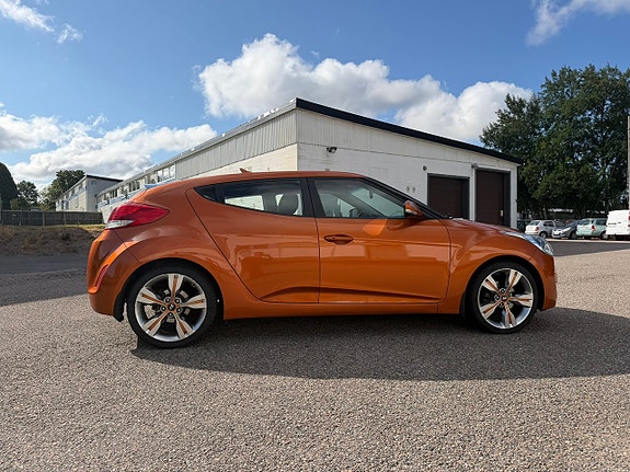 Hyundai Veloster 3 of 15