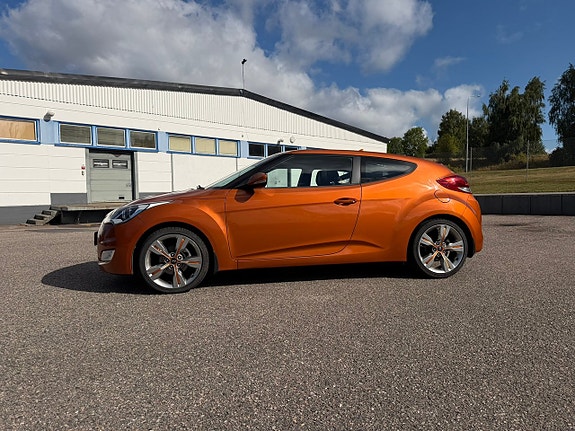 Hyundai Veloster 2 of 15