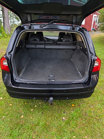 Volvo V70 6 of 9