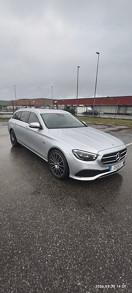 Mercedes-Benz E300 de 6 of 11