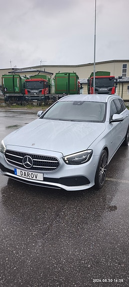 Mercedes-Benz E300 de 3 of 11