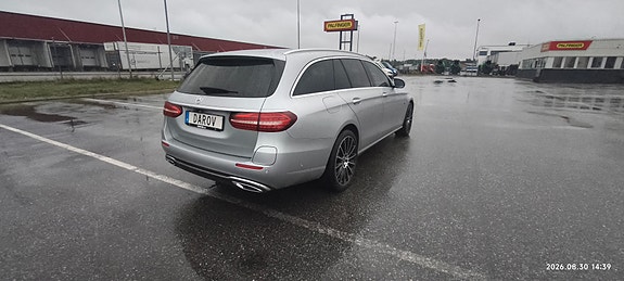 Mercedes-Benz E300 de 8 of 11