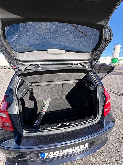 BMW 118d 6 of 11