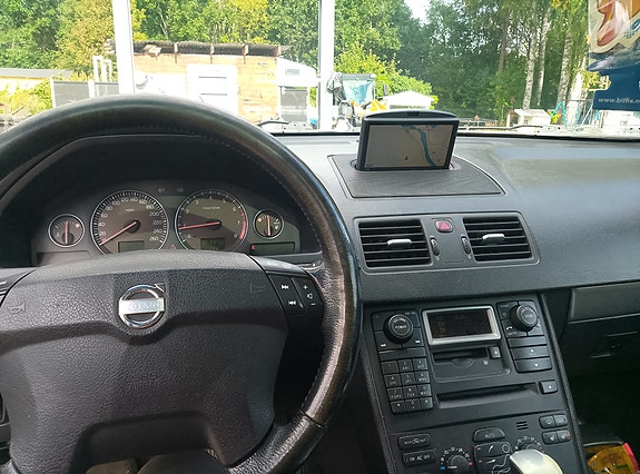 Volvo XC90 3 of 7
