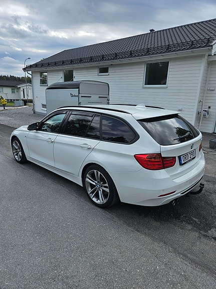 BMW 328i 5 of 5