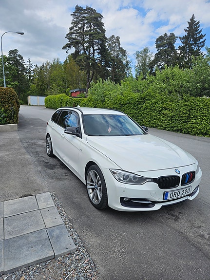 BMW 328i 2 of 5