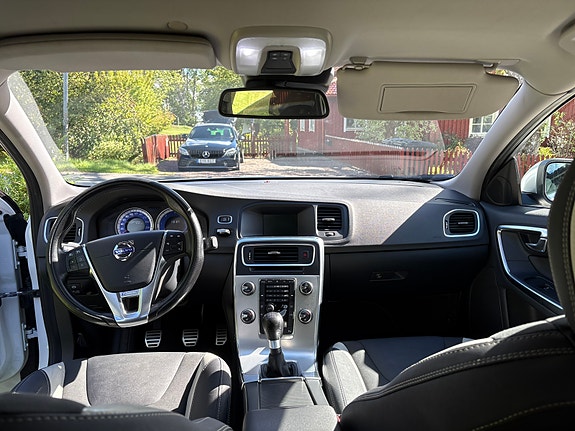 Volvo V60 4 of 9