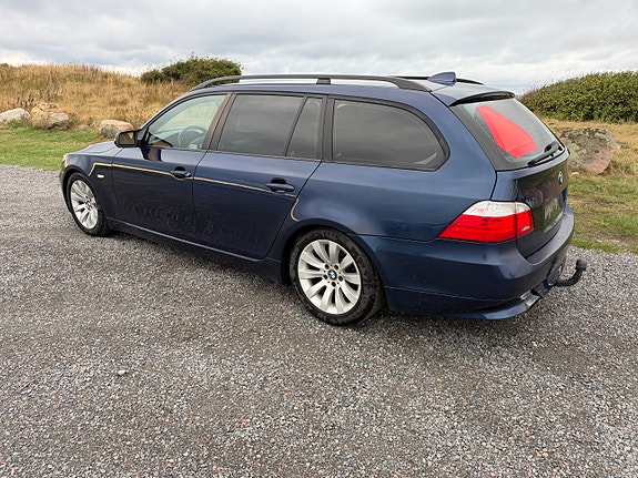BMW 520d 2 of 3