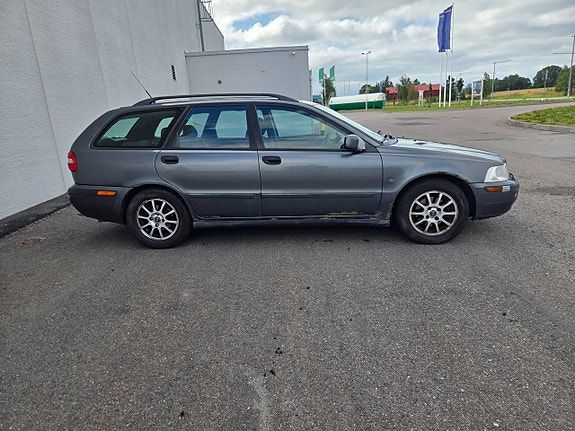 Volvo V40 4 of 8
