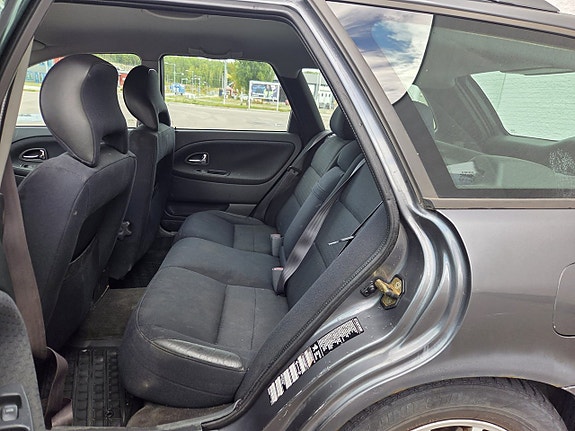Volvo V40 7 of 8