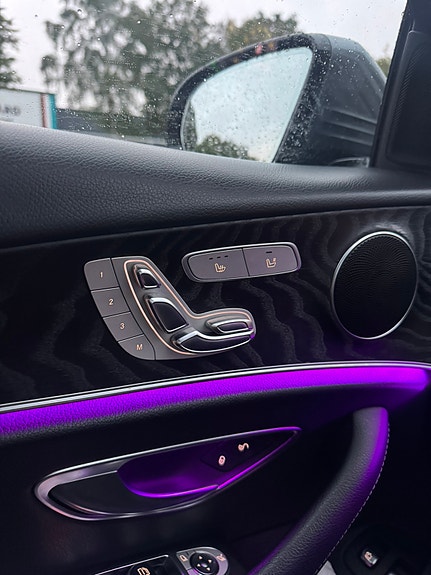 Mercedes-Benz E220 10 of 14