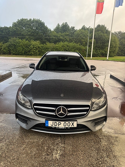 Mercedes-Benz E220 13 of 14