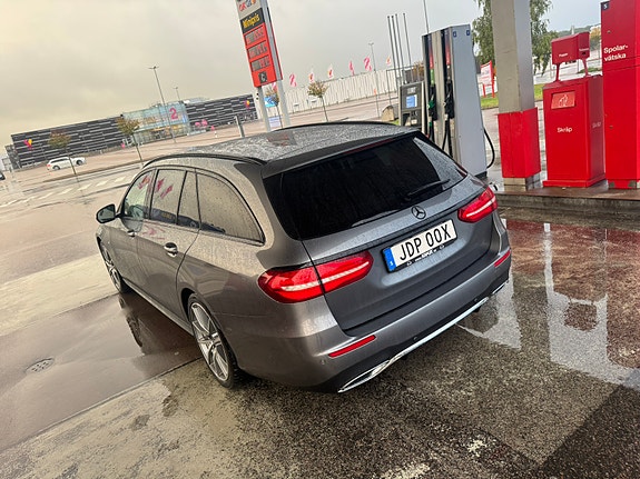 Mercedes-Benz E220 11 of 14