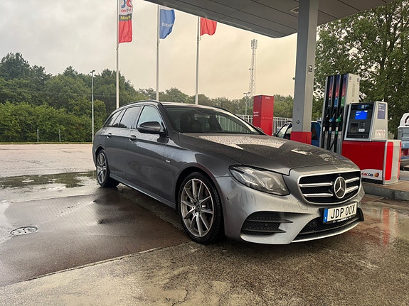 Mercedes-Benz E220 4 of 14
