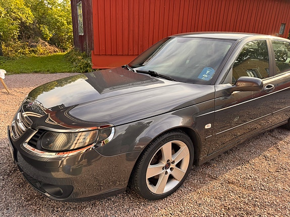 Saab 9-5 3 of 12