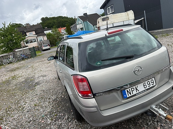Opel Astra 2 of 3