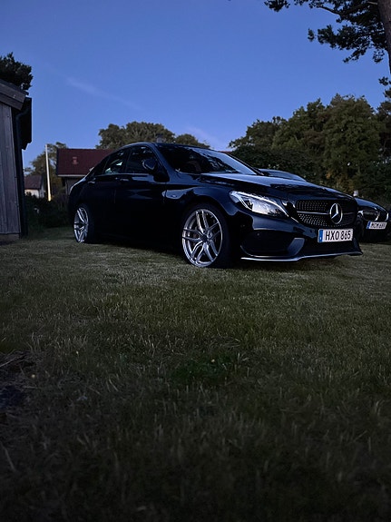 Mercedes-Benz C450 2 of 4