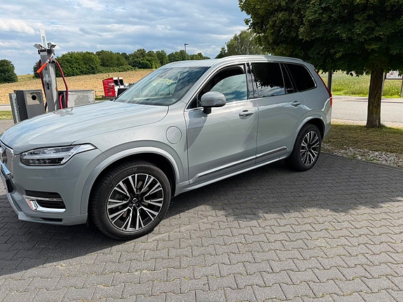Volvo XC90 3 of 9