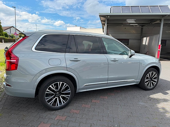 Volvo XC90 5 of 9