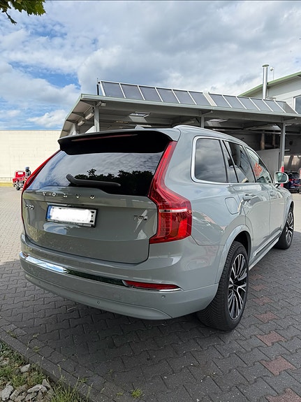 Volvo XC90 7 of 9