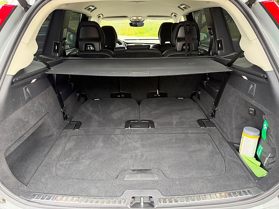 Volvo XC90 9 of 9